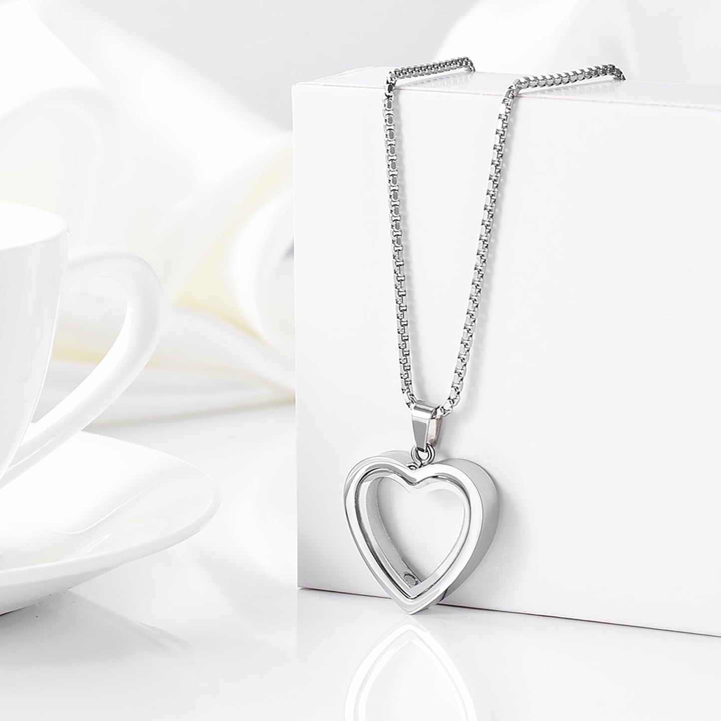 Glass Heart Cremation Urn Necklace – Memorial Keepsake Jewelry for Ashes