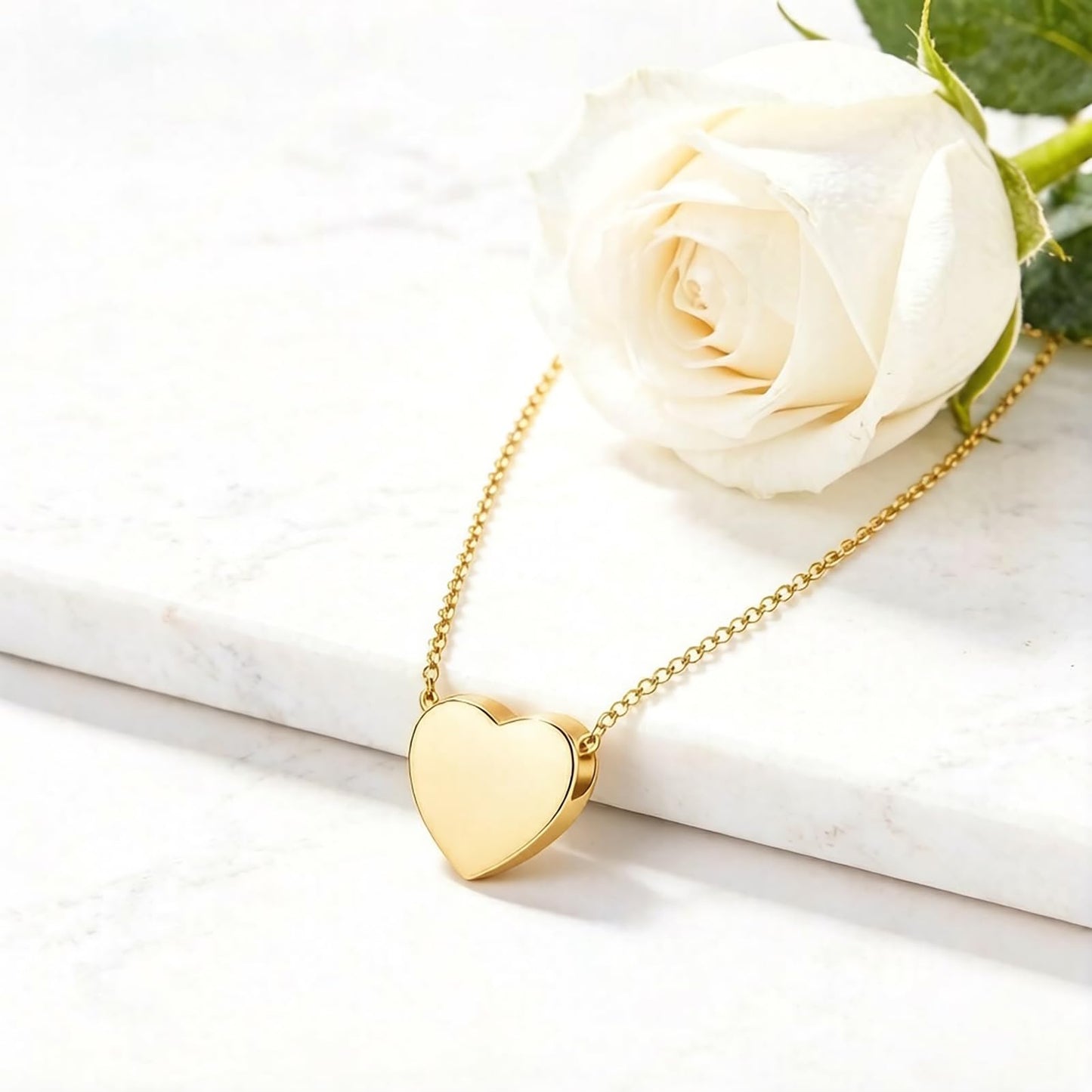 Glass Heart Cremation Urn Necklace – Memorial Keepsake Jewelry for Ashes