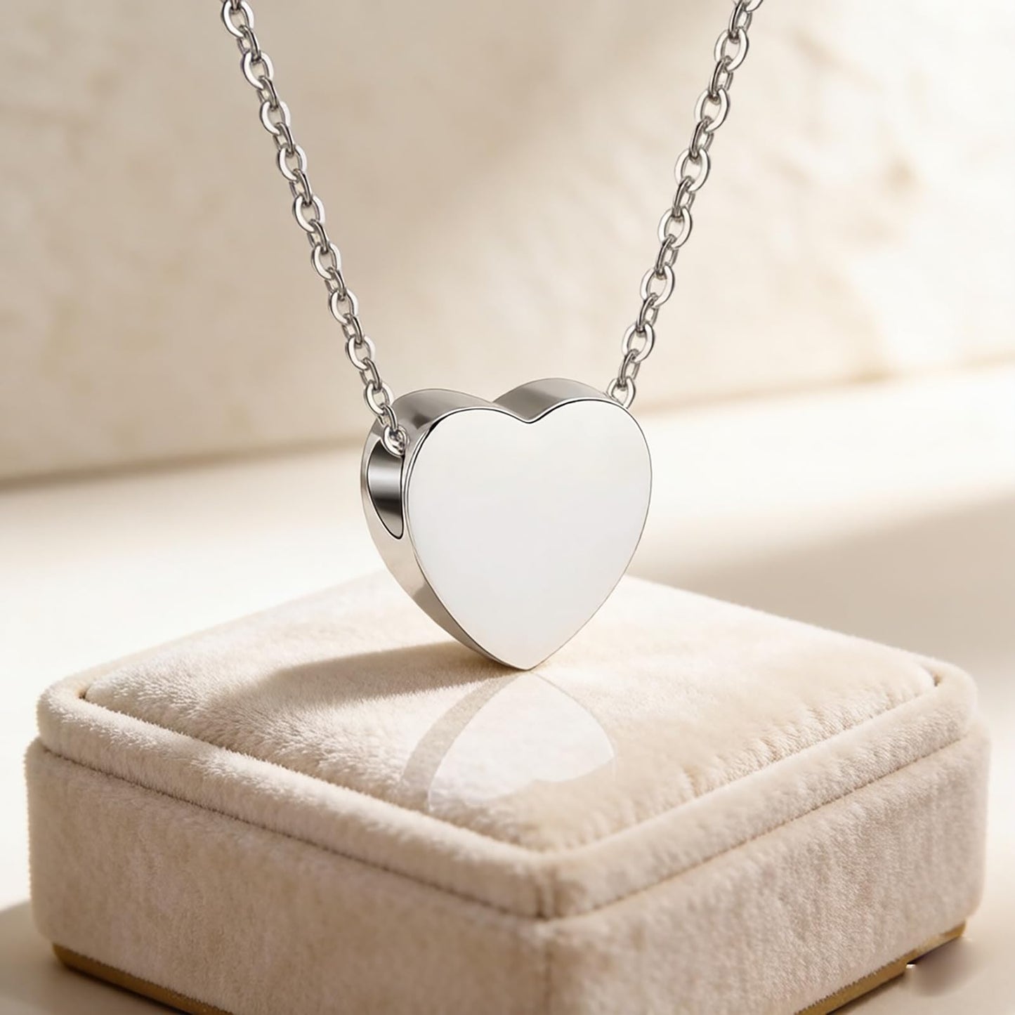 Glass Heart Cremation Urn Necklace – Memorial Keepsake Jewelry for Ashes